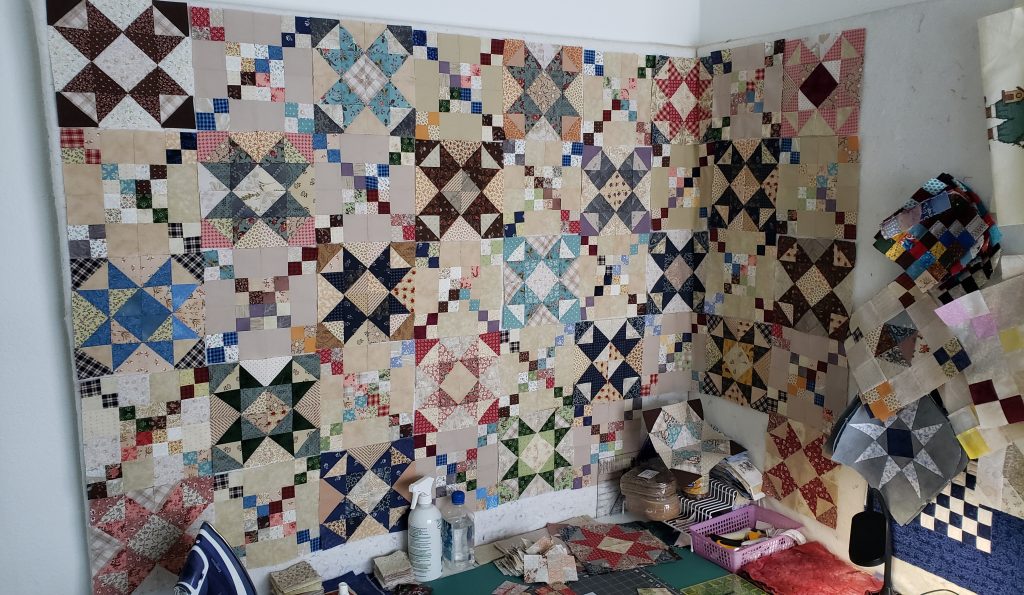 quilts for sale/ custom made quilts/ Traditional American-style quilt