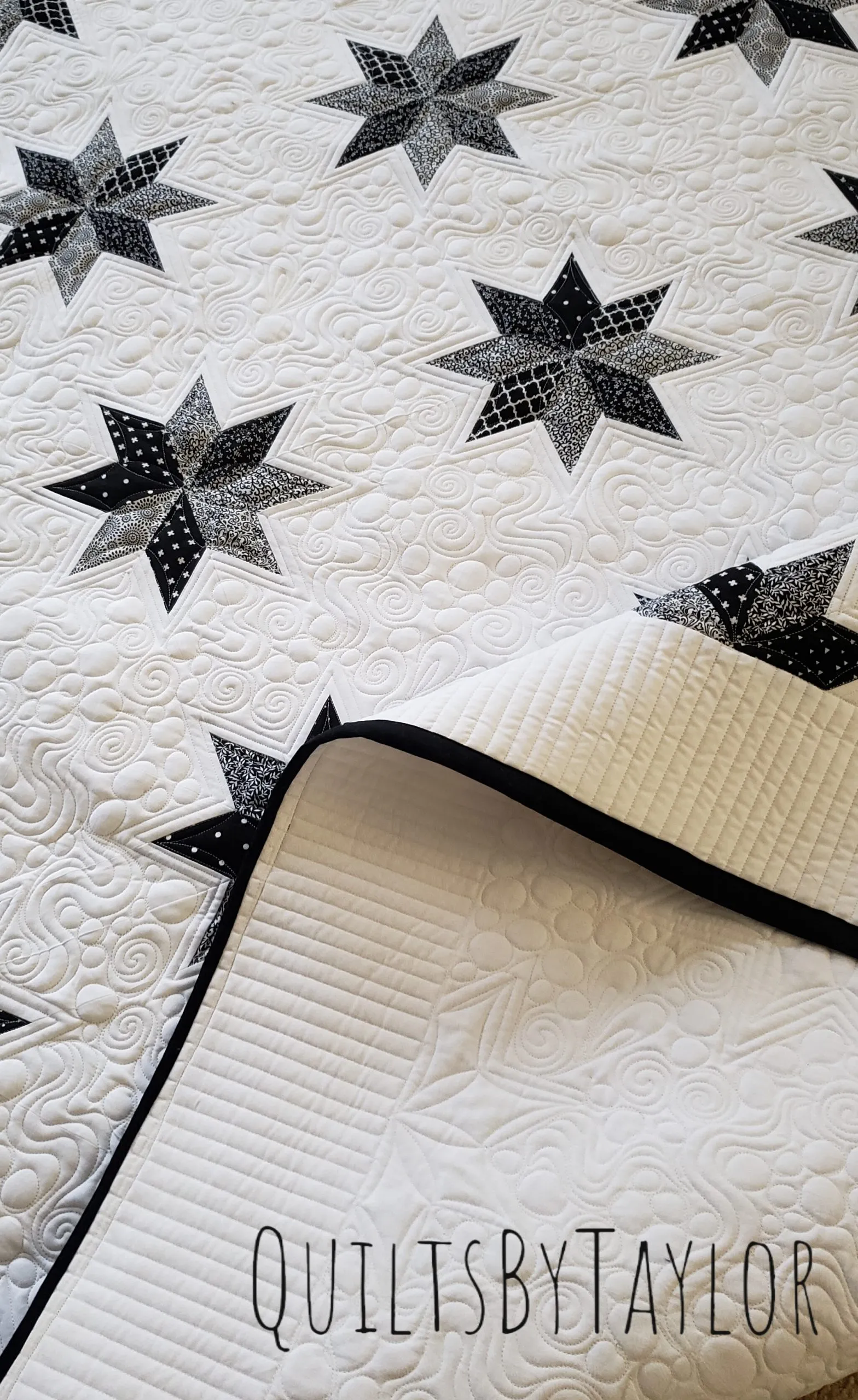 hunters star quilt pattern black and white geometric handmade quilt