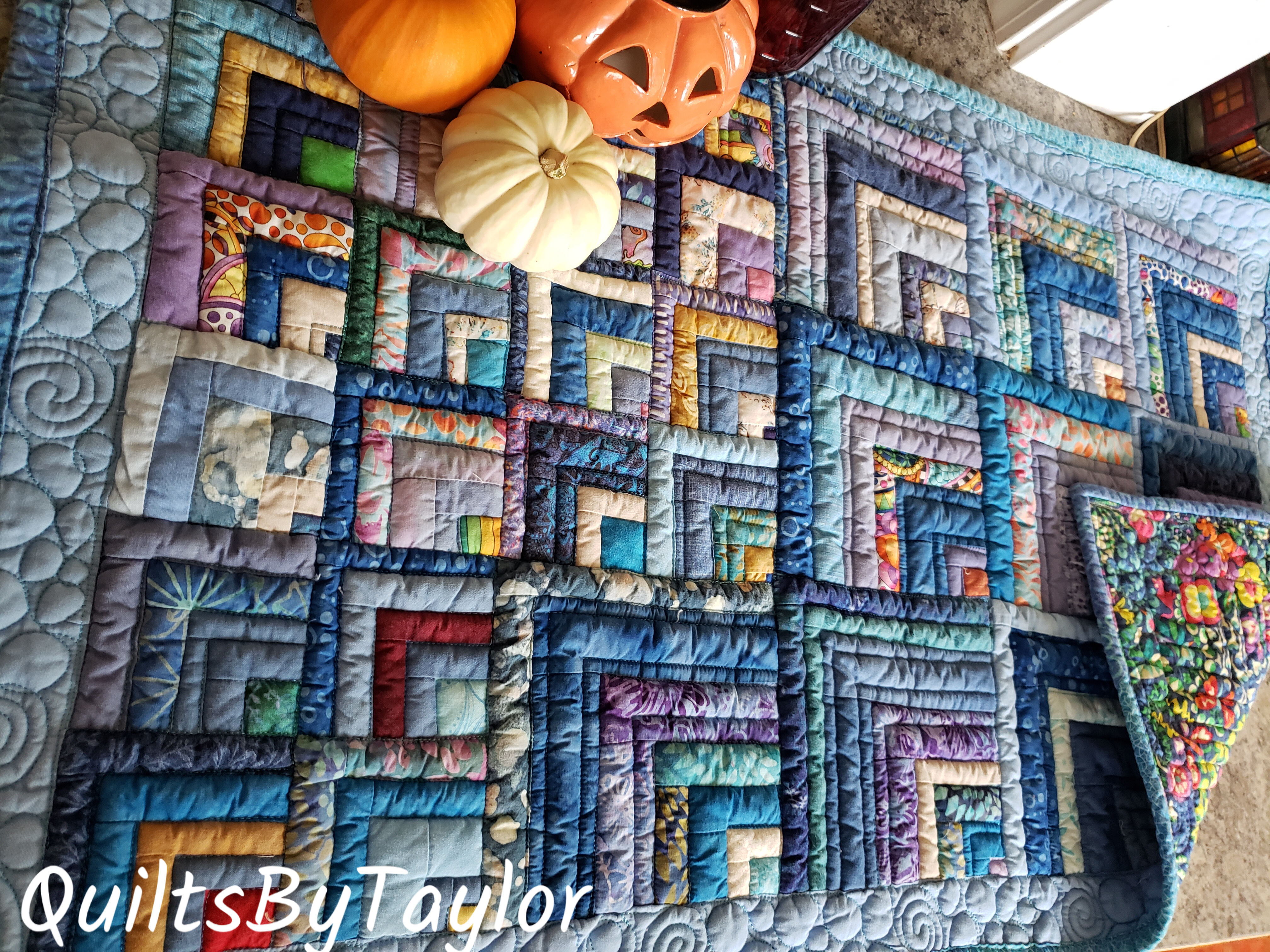 handmade quilted table rug, log cabin mini quilt, eco-friendly handmade quilt, rustic home décor, sustainable quilted accent