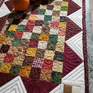 handmade quilted décor • small quilt gift • quilted table rug • handmade table topper • farmhouse home décor • quilted mini décor • handmade gift under 50 • small handmade home accent