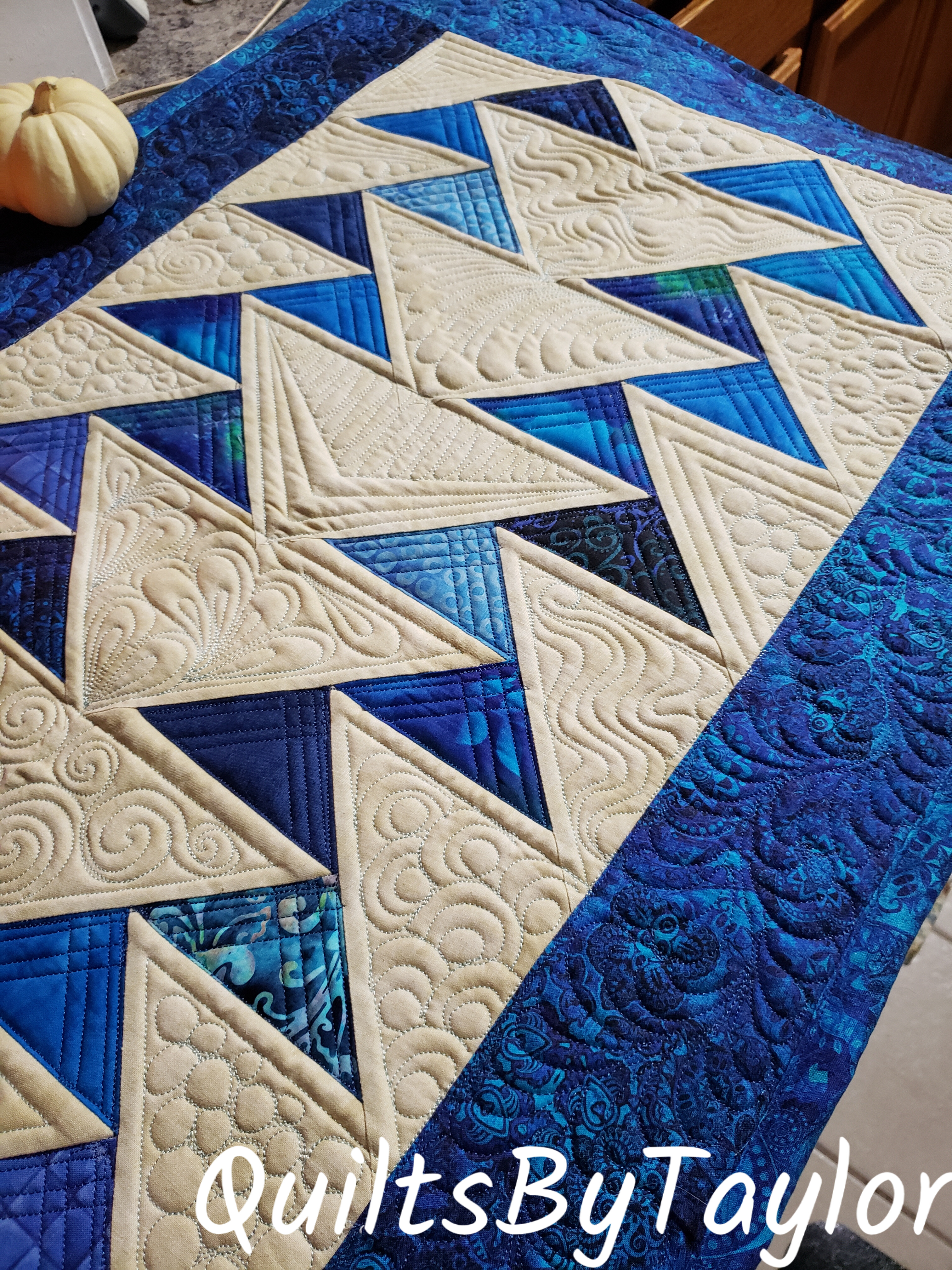 Modern Migrating Geese Quilt for Sale Migrating Geese Pattern Quilt in Custom Colors Heirloom Quality Migrating Geese Quilt
