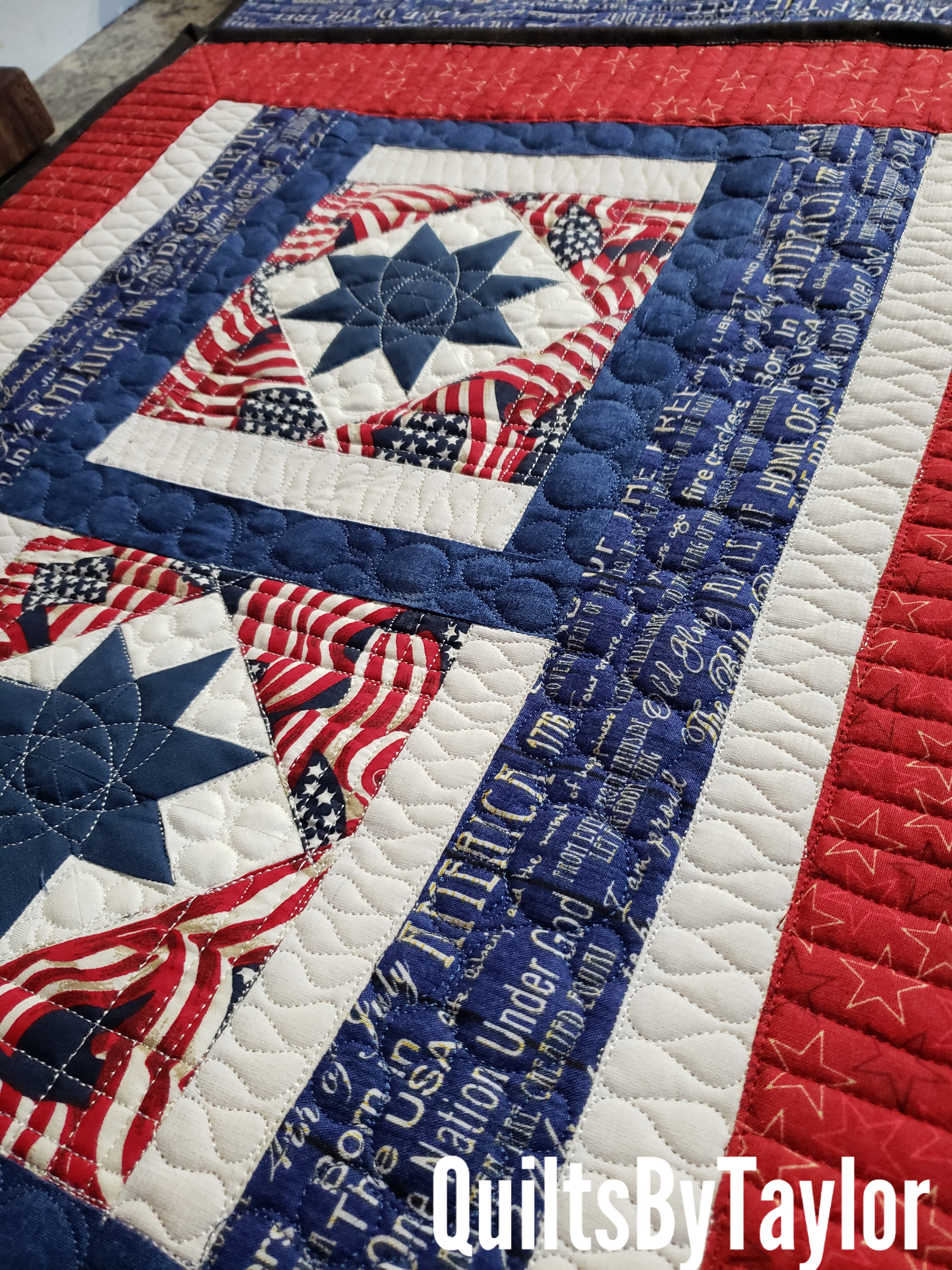 Handmade Quilts/ Patriotic quilted table runner Handmade patriotic décor Americana quilt décor Red white and blue table runner Quilted farmhouse table runner